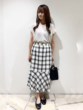 「index（インデックス）の【接触冷感】ひんやりキーネックフレンチトップス《洗濯機OK》（Tシャツ/カットソー、ベージュ系）」を使った、miaさん（レディース・155cm）の夏コーディネート