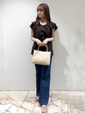 「index（インデックス）のフレアデニムパンツ【洗濯機OK】（デニムパンツ、ブルー系）」を使った、miaさん（レディース・155cm）の春コーディネート