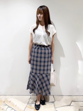 「index（インデックス）の【接触冷感】ひんやりキーネックフレンチトップス《洗濯機OK》（Tシャツ/カットソー、ベージュ系）」を使った、miaさん（レディース・155cm）の夏コーディネート