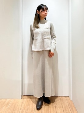 「grove（グローブ）の【2点SET/体型カバー】一枚で決まる、ペプラムベスト×ニットワンピース（ワンピース、グレー系）」を使った、memeさん（レディース・149cm）の秋コーディネート