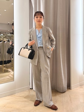 「NOLLEY’S Sophi（ノーリーズソフィ）の《セットアップ対応》ウォッシャブルブリーザブルシャンブレーセミワイドパンツ（その他パンツ、グレー系）」を使った、RIOさん（レディース・161cm）の春コーディネート