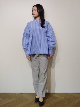 「OPAQUE.CLIP（オペークドットクリップ）のバンドカラーペプラムシャツ【洗濯機洗い可】（シャツ/ブラウス、ブルー系）」を使った、Uさん（レディース・155cm）の春コーディネート