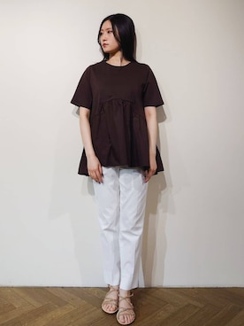 「OPAQUE.CLIP（オペークドットクリップ）のペプラムドッキングカットソー【洗濯機洗い可】（Tシャツ/カットソー、ブラウン系）」を使った、Uさん（レディース・155cm）の春コーディネート