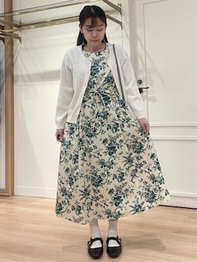 「LAURA ASHLEY（ローラアシュレイ）の【洗える／コットン100％／3colors／同柄アイテムあり】ウォールド ガーデン柄ワンピース（ワンピース、グリーン系）」を使った、rie⭐︎さん（レディース・153cm）の春コーディネート