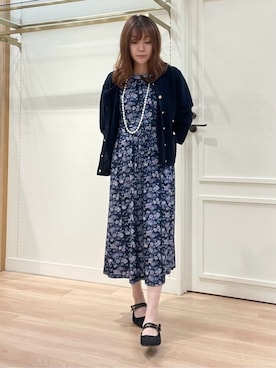 「LAURA ASHLEY（ローラアシュレイ）の【洗える／ジャージ素材／同柄アイテムあり】ロミリー柄 ワンピース（ワンピース、ブルー系）」を使った、rie⭐︎さん（レディース・153cm）の秋コーディネート