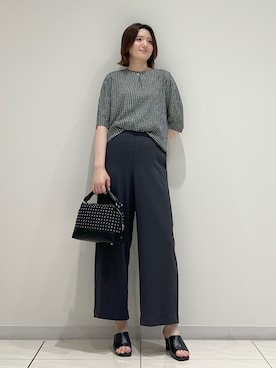 「INDIVI（インディヴィ）の【UVケア／吸汗速乾】チェック柄タックボリュームスリーブトップス（Tシャツ/カットソー、ブラック系）」を使った、T.Kさん（レディース・171cm）の夏コーディネート