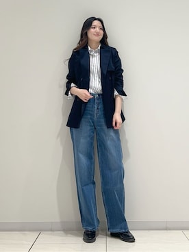 「INDIVI（インディヴィ）の【2WAY／洗える】ラメストライプ コットン混シャツ（シャツ/ブラウス、ブルー系）」を使った、T.Kさん（レディース・171cm）の春コーディネート