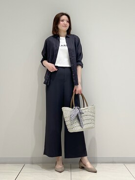 「INDIVI（インディヴィ）の【さらに軽く軽快！／着る日傘】イージーワイドパンツ（その他パンツ、ブラック系）」を使った、T.Kさん（レディース・171cm）の春コーディネート