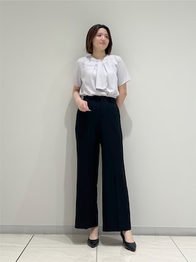 「INDIVI（インディヴィ）の【洗える／UVケア】ストライプ柄＆無地 ボウタイ風 半袖ブラウス（シャツ/ブラウス、グレー系）」を使った、T.Kさん（レディース・171cm）の夏コーディネート