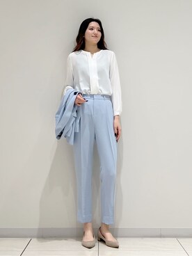 「INDIVI（インディヴィ）の【洗える／透けにくい】ジオメ柄プリントブラウス（シャツ/ブラウス、ホワイト系）」を使った、T.Kさん（レディース・171cm）の春コーディネート