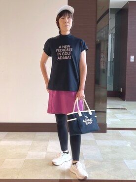「adabat（アダバット）の【吸水速乾】UVメッセージロゴモックT（Tシャツ/カットソー、ブルー系）」を使った、サンタクさん（レディース・164cm）の夏コーディネート