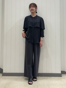 「INDIVI（インディヴィ）の【褒められパンツ／洗える】ウエストゴムワイドタックパンツ（その他パンツ、ブラック系）」を使った、ちひさん（レディース・162cm）の夏コーディネート