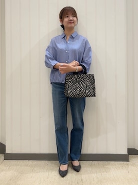 「INDIVI（インディヴィ）の【褒められデニム】スリムストレート デニムパンツ（デニムパンツ、ブルー系）」を使った、ちひさん（レディース・162cm）の夏コーディネート