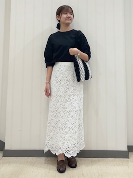 「INDIVI（インディヴィ）の【撥水／UVケア】ねじり袖サッカートップス（Tシャツ/カットソー、ブラック系）」を使った、ちひさん（レディース・162cm）の夏コーディネート