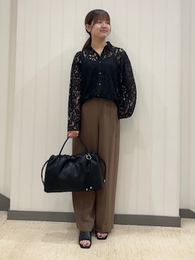 「INDIVI（インディヴィ）の【洗える／トレンド】大人レースシャツ（シャツ/ブラウス、ブラック系）」を使った、ちひさん（レディース・162cm）の夏コーディネート
