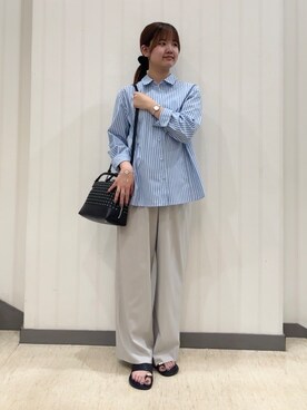 「INDIVI（インディヴィ）の【褒められパンツ／洗える】ウエストゴムワイドタックパンツ（その他パンツ、グレー系）」を使った、ちひさん（レディース・162cm）の夏コーディネート