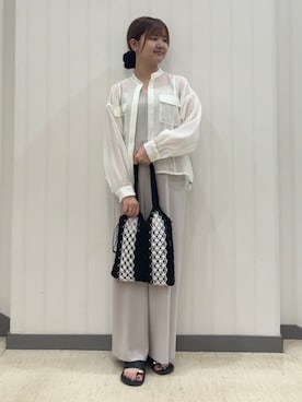 「INDIVI（インディヴィ）の【トレンド／2WAY】裾ドロスト付きシアーブラウスブルゾン（シャツ/ブラウス、ホワイト系）」を使った、ちひさん（レディース・162cm）の夏コーディネート