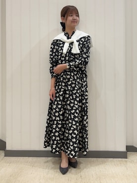 「INDIVI（インディヴィ）の【着映え】モノトーンフラワー柄ブラウス（シャツ/ブラウス、ブラック系）」を使った、ちひさん（レディース・162cm）の夏コーディネート