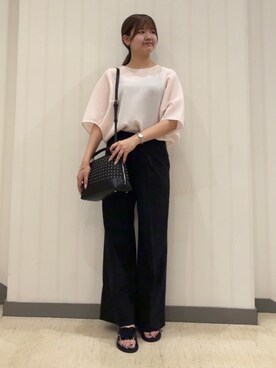 「INDIVI（インディヴィ）の【楽ちん出し入れ】ミニスタッズ 2WAYハンドバッグ（ハンドバッグ、ブラック系）」を使った、ちひさん（レディース・162cm）の夏コーディネート