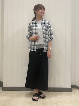 「INDIVI（インディヴィ）の【汗ジミ防止／接触冷感】裾レースドルマンTシャツ（Tシャツ/カットソー、グレー系）」を使った、ちひさん（レディース・162cm）の夏コーディネート