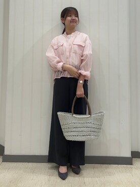 「INDIVI（インディヴィ）の【さらに軽く軽快！／着る日傘】イージーワイドパンツ（その他パンツ、グレー系）」を使った、ちひさん（レディース・162cm）の夏コーディネート