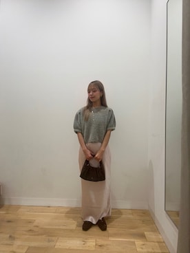 「SENSE OF PLACE by URBAN RESEARCH(センスオブプレイスバイアーバンリサーチ)の『洗濯可』フサフサハーフスリーブニット(ニット/セーター、グレー系)」を使った、MIRIさん(レディース・159cm)の夏コーディネート