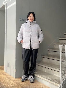 「TAKEO KIKUCHI（タケオキクチ）の【Air Palette Knit】ワンポイント カラーニット プルオーバー（ニット/セーター、グレー系）」を使った、jinnoさん（レディース）の冬コーディネート