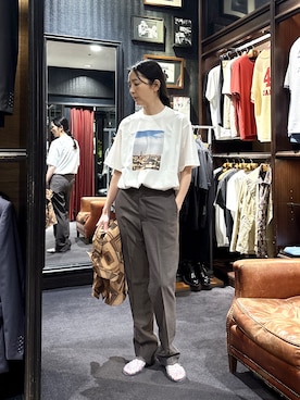 「TAKEO KIKUCHI（タケオキクチ）の【BOWLER HAT LABEL】TWトロピカルシャンブレー JAZZスラックス（スラックス、ブラウン系）」を使った、jinnoさん（レディース）の春コーディネート