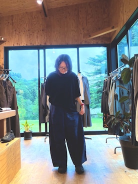 「WHITE MOUNTAINEERING（ホワイトマウンテニアリング）の『別注』White Mountaineering×EKAL　LOGO EMBROIDERY T-SHIRTS（Tシャツ/カットソー、ブラック系）」を使った、いわさん（レディース・157cm）の秋コーディネート