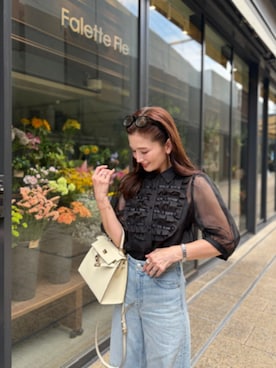 「Audie a Muses（オーディアミューズ）のリボン付きブラウス（シャツ/ブラウス、ホワイト系）」を使った、オーディアスタッフさん（レディース・163cm）の秋コーディネート