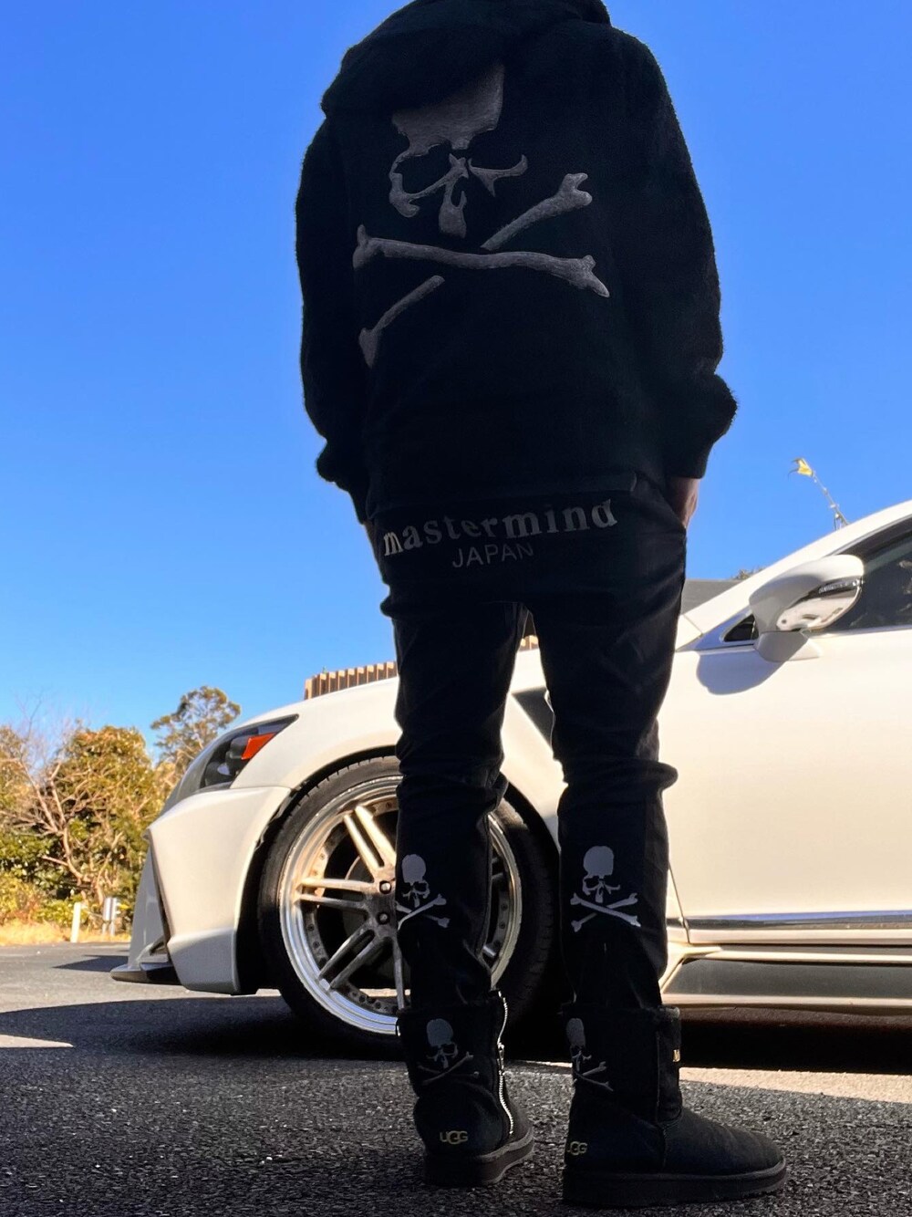 「私の推しブランド、mastermind JAPAN、mastermind world、マスターマインドジャパン、マスターマインドワールド、シルクフリース、UGG、冬コーデ、アグ、黒コーデ、スカル、☠️」｜「mastermind JAPANのアイテム（その他アウター、ブラック系）」を使った、まぁ坊さん（メンズ・178cm）の冬コーディネートの1枚目の写真