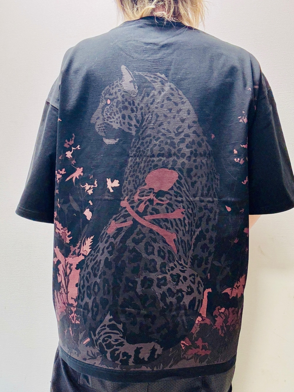 「mastermind JAPAN、mastermind world、mastermind japan x jinya yamakawa、mastermind tokyo、jinya yamakawa、マスターマインドワールド、マスターマインドジャパン、マスターマインド界隈」｜「mastermind JAPANのアイテム（Tシャツ/カットソー、ブラック系）」を使った、まぁ坊さん（メンズ・178cm）の春コーディネートの1枚目の写真