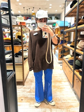 「holiday」｜「アイテム（スニーカー）」を使った、akiさん（レディース・156cm）の冬コーディネート