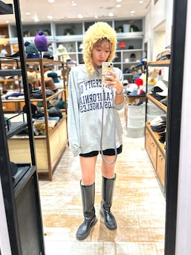 「OVERRIDE」｜「アイテム（スウェット）」を使った、akiさん（レディース・156cm）の秋コーディネート