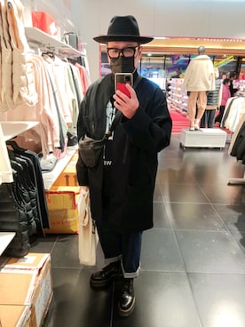 「Y-3（ワイスリー）のアイテム（ノーカラージャケット）」を使った、何子立さん（メンズ・178cm）の冬コーディネート