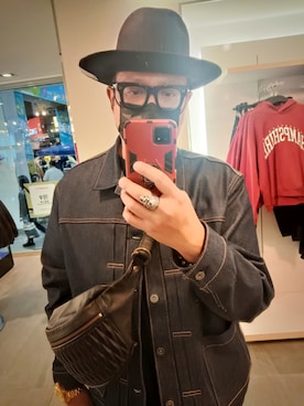 何子立さんのコーディネート