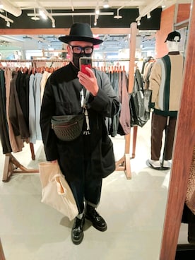 何子立さんのコーディネート