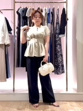 「MICO COULIER（ミコクリエ）のカルゼストレッチツータックパンツ（その他パンツ、ブルー系）」を使った、shiraさん（レディース・155cm）の春コーディネート