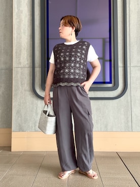 「NOLLEY’S（ノーリーズ）の《セットアップ対応》ウォッシャブルサンドウォッシュカーゴパンツ（カーゴパンツ、グレー系）」を使った、shiraさん（レディース・155cm）の夏コーディネート