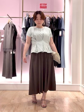 「MICO COULIER（ミコクリエ）のウエストタックストライプブラウス（シャツ/ブラウス、グリーン系）」を使った、shiraさん（レディース・155cm）の夏コーディネート