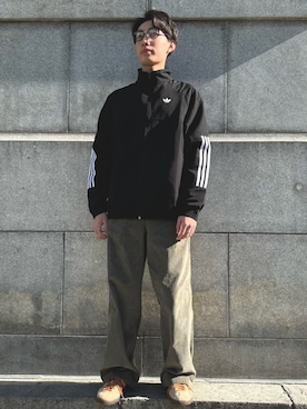 「adidas（アディダス）のコードパンツ（パンツ、グリーン系）」を使った、KHさん（メンズ・172cm）の冬コーディネート