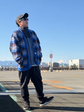 「Design Tshirts Store graniph（デザイン　ティーシャツ　ストア　グラニフ）のアイテム」を使った、DK.SiMRさん（メンズ・166cm）の冬コーディネート