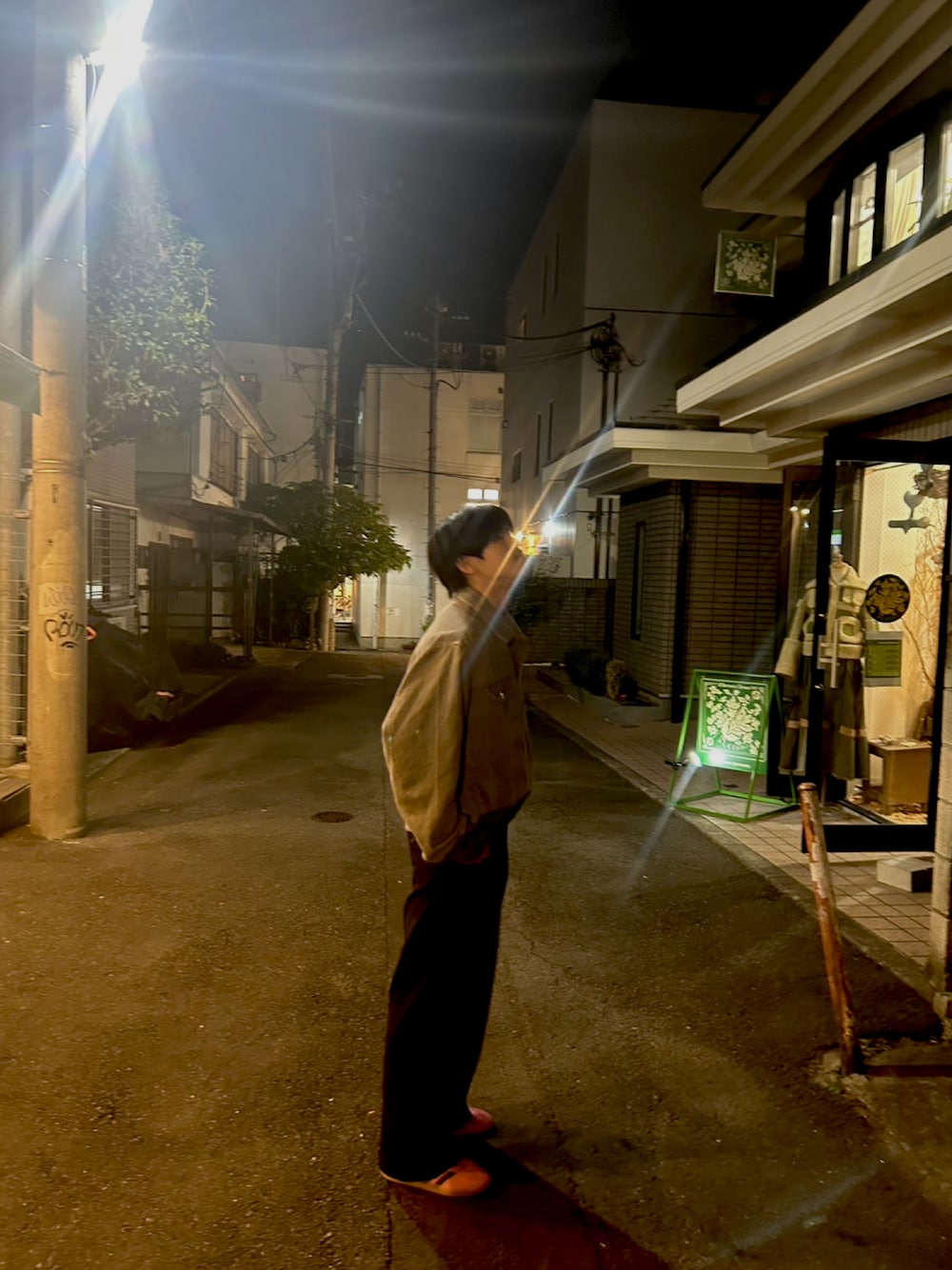 「adidasのadidas GAZELLE INDOOR W / アディダス ガゼル インドア W【SP】（スニーカー、ピンク系）」を使った、asmr1231hmさん（メンズ・173cm）の夏コーディネートの1枚目の写真
