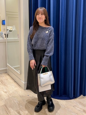 「アイテム（ブローチ/コサージュ）」を使った、ayakaさん（レディース・156cm）の冬コーディネート