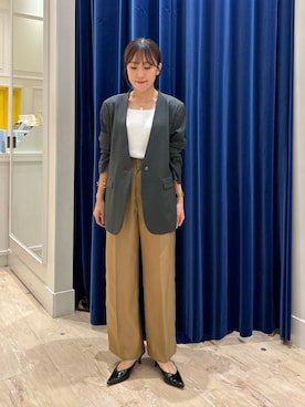 「アイテム（ノーカラージャケット）」を使った、ayakaさん（レディース・156cm）の秋コーディネート