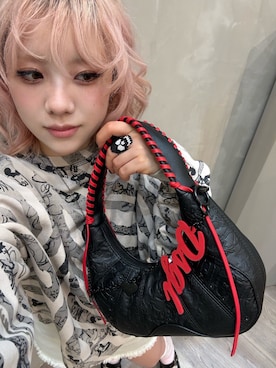 「Desigual（デシグアル）の【予約】ディズニー ゼブラ×ヴィンテージグラフィックスウェット（スウェット、ブラック系）」を使った、slinkyさん（レディース・150cm）の夏コーディネート