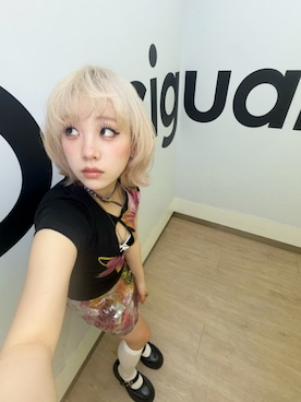 「Desigual（デシグアル）の花柄スリット付きTシャツ（Tシャツ/カットソー、ブラック系）」を使った、slinkyさん（レディース・150cm）の春コーディネート