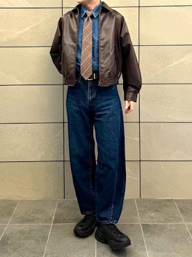 「CONVERSE ALL STAR（コンバースオールスター）のLEATHER ALL STAR (R) SURGETRAINER HI / レザー　オールスター　(R)　サージトレーナー　ＨＩ（スニーカー、ブラック系）」を使った、Hugoさん（メンズ・170cm）の冬コーディネート