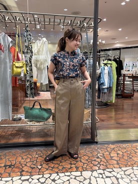 「NOMBRE IMPAIR（ノンブルアンペール）のサイドラインシャンブレー　クロップドパンツ（Pants、ベージュ系）」を使った、suzuki.aさん（レディース・149cm）の夏コーディネート