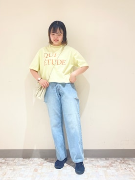 「LOWRYS FARM（ローリーズファーム）のショートロゴＴシャツＳＳ　904396（Tシャツ/カットソー、イエロー系）」を使った、みさきさん（レディース・161cm）の夏コーディネート